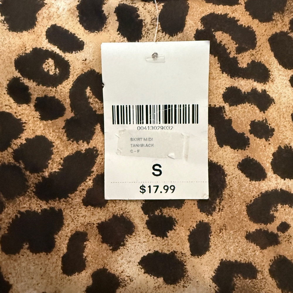 Forever 21 Leopard Print A-Line Skirt - Picture 4 of 4